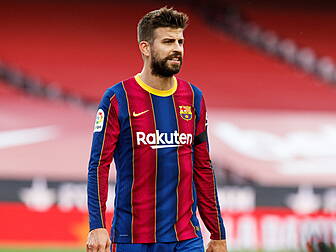 Pique defends Barcelona presid...